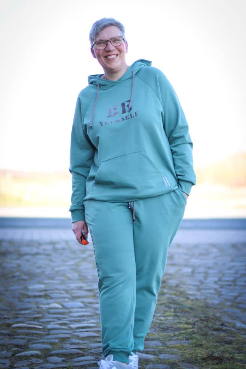 Jogginganzug für Damen - Schnittmuster - Hoodie und Jogginghose - Nähen - Meine Herzenswelt - Eva Barkmann Kölsch3