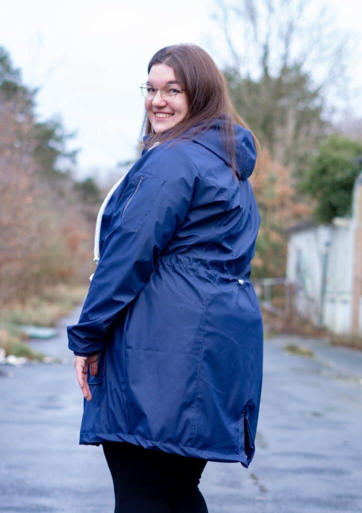 25 45 Regenmantel für Damen nähen Regenjacke nähen Schnittmuster Kundenbeispiel Meine Herzenswelt Nicole Heidtmann
