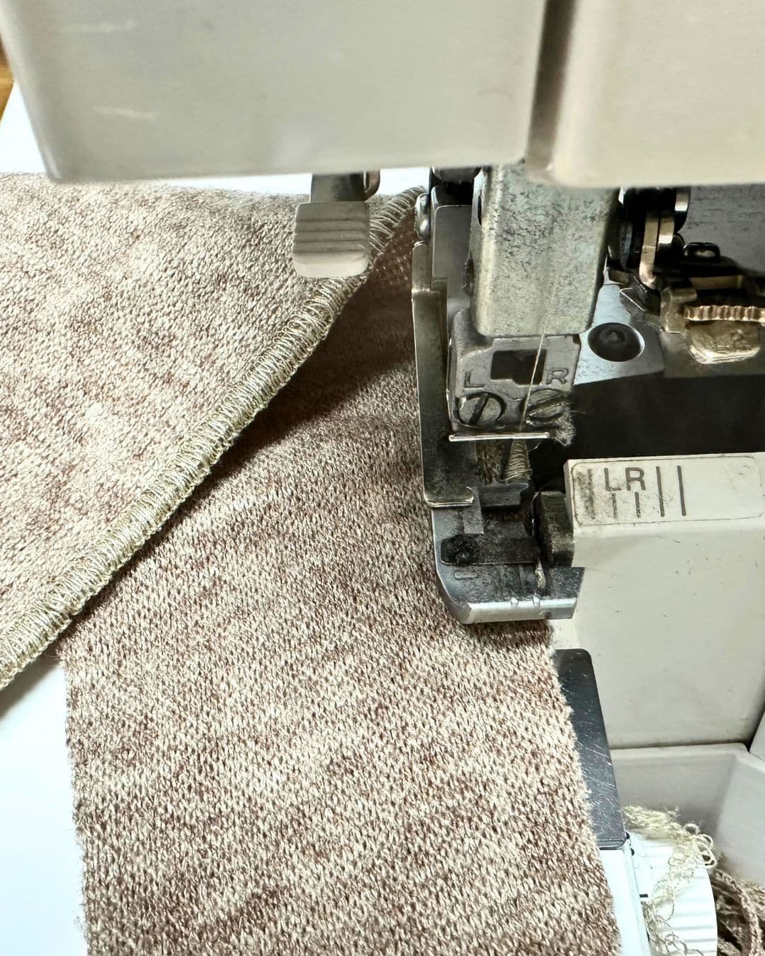 Miniscarf nähen Minischal nähen Tutorial Anleitung Nähen aus Stoffresten Meine Herzenswelt (3)