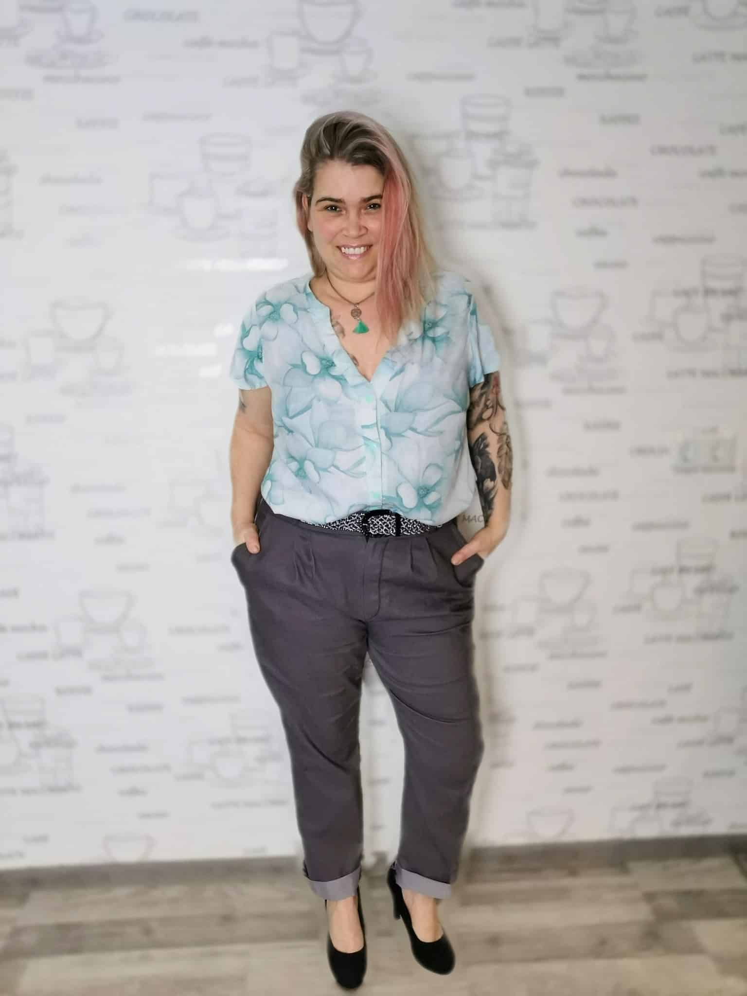 Outfit für Büro nähen - Chinohose Helen, Bluse Cadiz, Cardigan Chicago - Schnittmuster - Meine Herzenswelt - Silke Lang