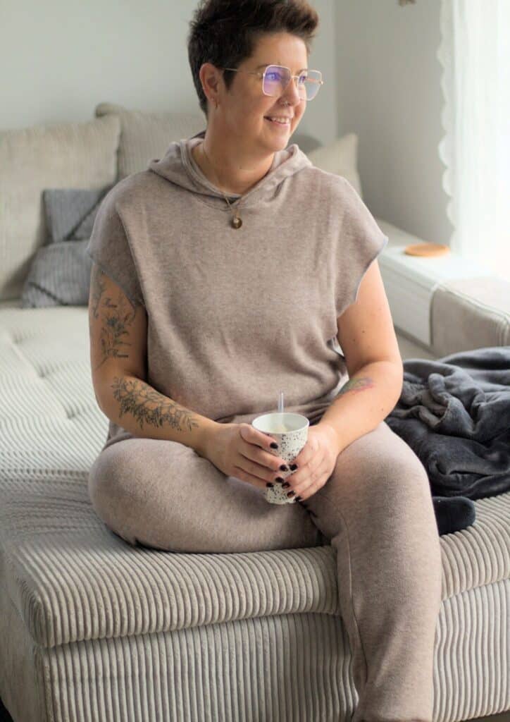 Outfit aus Strickstoffen nähen - Schnittmuster Strickstoffe - Strickhose nähen - Strickpullover nähen - Meine Herzenswelt - Simone Schmuck Stück