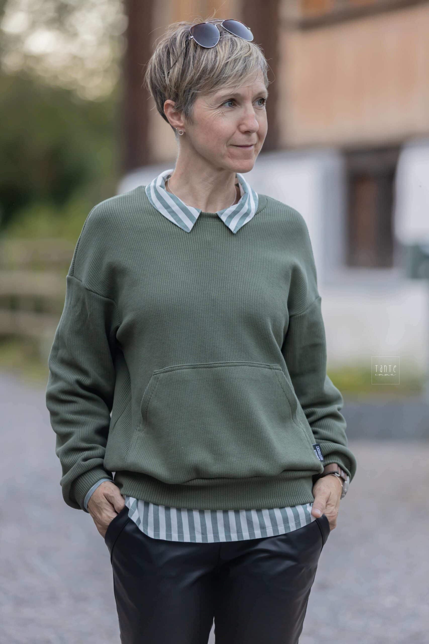 E050 Titelbild Outfit zum Nähen Kombi Schnittmuster Hose Jill Pullover Boston Bluse Cassis - Ledderleggings nähen - Meine Herzenswelt tanteemma 0752