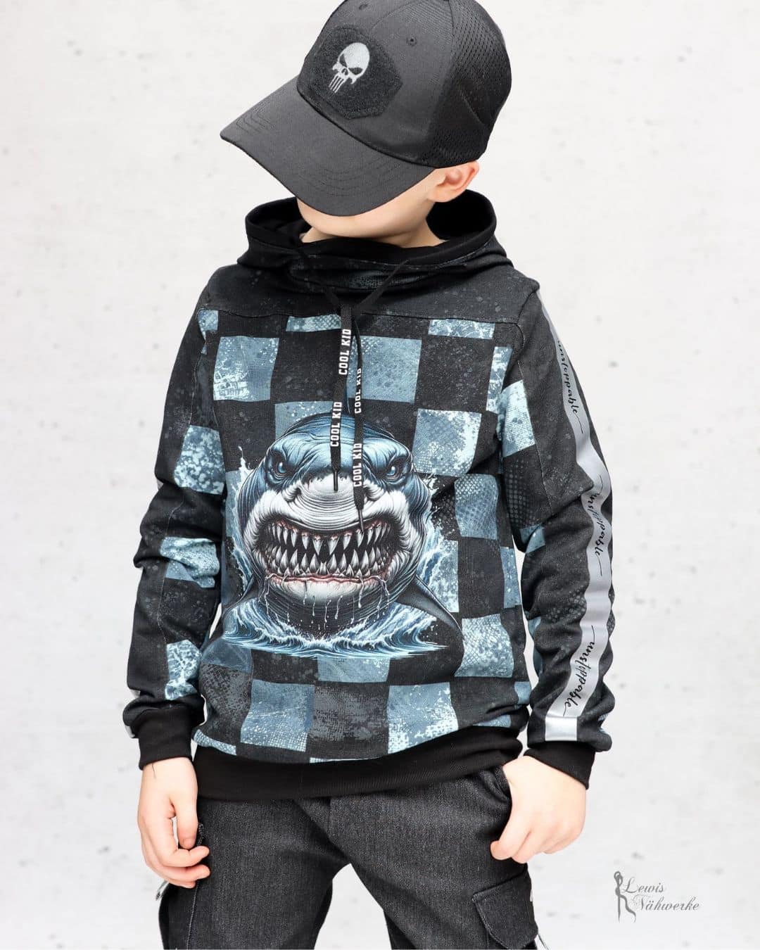 26 06 coolen Hoodie für Jungs nähen Stoffpaneel vernähen Schnittmuster Hoodie für Jungs Meine Herzenswelt Bianka Lewerenz (8)